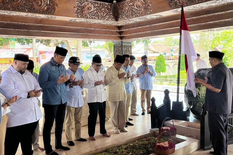 Ziarah ke Makam Bung Karno, Prabowo: Beliau Proklamator, Pahlawan Kita